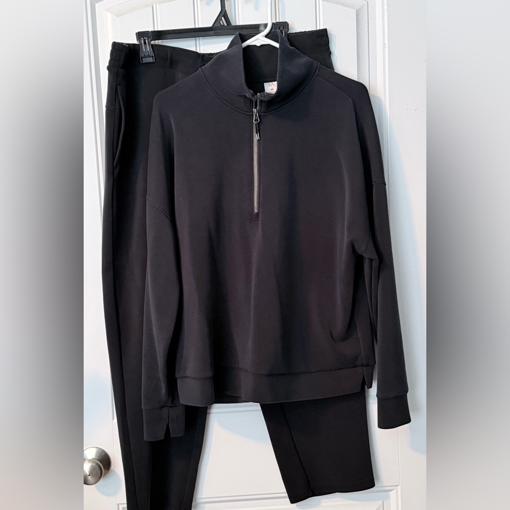 Women’s Member Mark Matching Luxe Quarter zip matching Set Top XL, Bottoms XXL